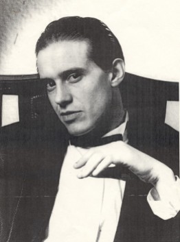 El actor Valentín Hidalgo Rubio, amigo fundamental en la vida del poeta J.Brotóns. Hacia, 1982.