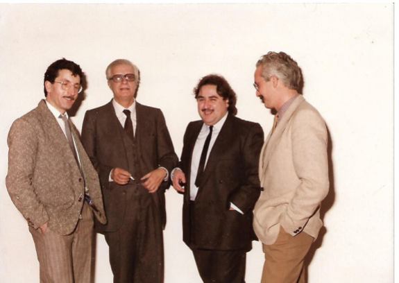 De izda a dcha: Vicente Nello (Pintor), Luis Jiménez Martos ( Poeta, Premio Nacional de Literatura),Joaquin Brotons Peñasco (Poeta) y Raúl Carbonell Sala (escritor), en Valdepeñas. Año, 1984.