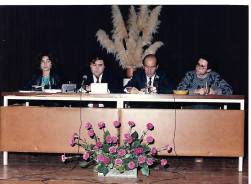 De izda a dcha: Pilar González, Joaquín Brotóns, Miguel Peñasco y Javier Pérez, en una lectura de poemas de Brotóns, celebrada en la Casa de Cultura de Valdepeñas, el 30/X/1987. Foto-Estudio: Valdepeñas.