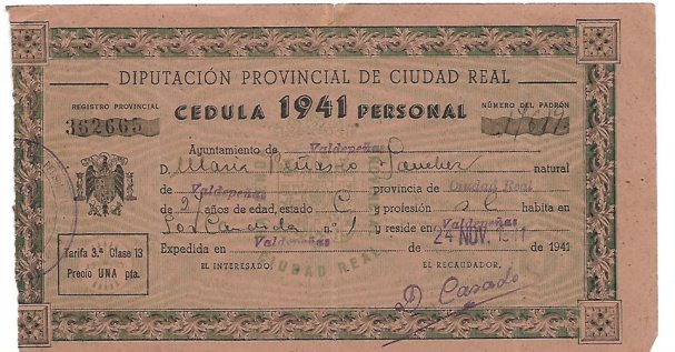 Cédula Personal-antiguo D.N.I.-.expedido el 24 de noviembre de 1941 a nombre de la madre del poeta Joaquín Brotons Peñasco, María Peñasco Sánchez, cuyo nº del padrón era 17.619, el registro provincial 362665 y precio de UNA peseta.