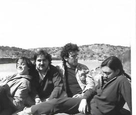 De izda a dcha: Valentín Hidalgo Rubio, Joaquín Brotons Peñasco, Juan Carlos Megía y Chelo de la Caballería, en las Lagunas de Ruidera (Ciudad Real), en 1980.
